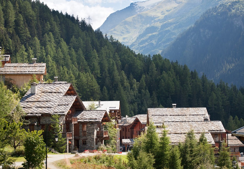 Sainte Foy Ski Village (©ManuReyboz) - Beautiful chalet buildings