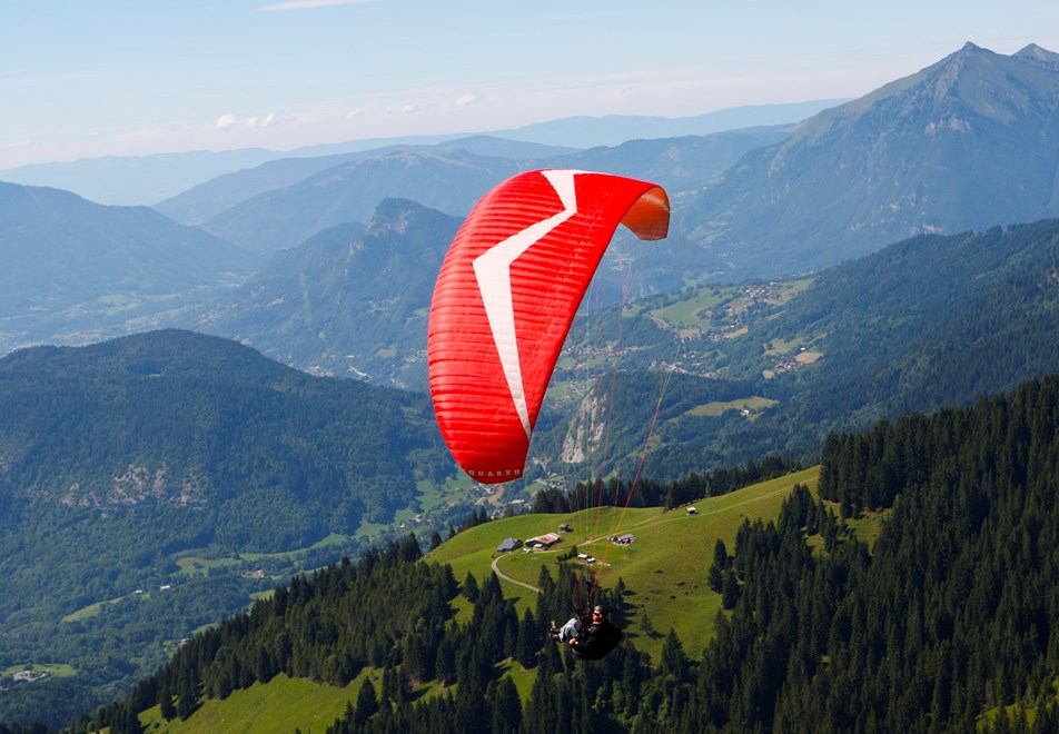 Les Carroz Village - Paragliding