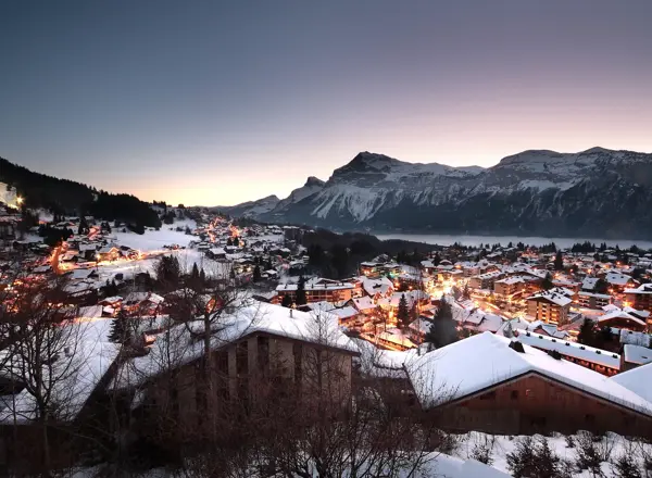 Les Carroz Ski Resort - Village at night (©G.Piel)