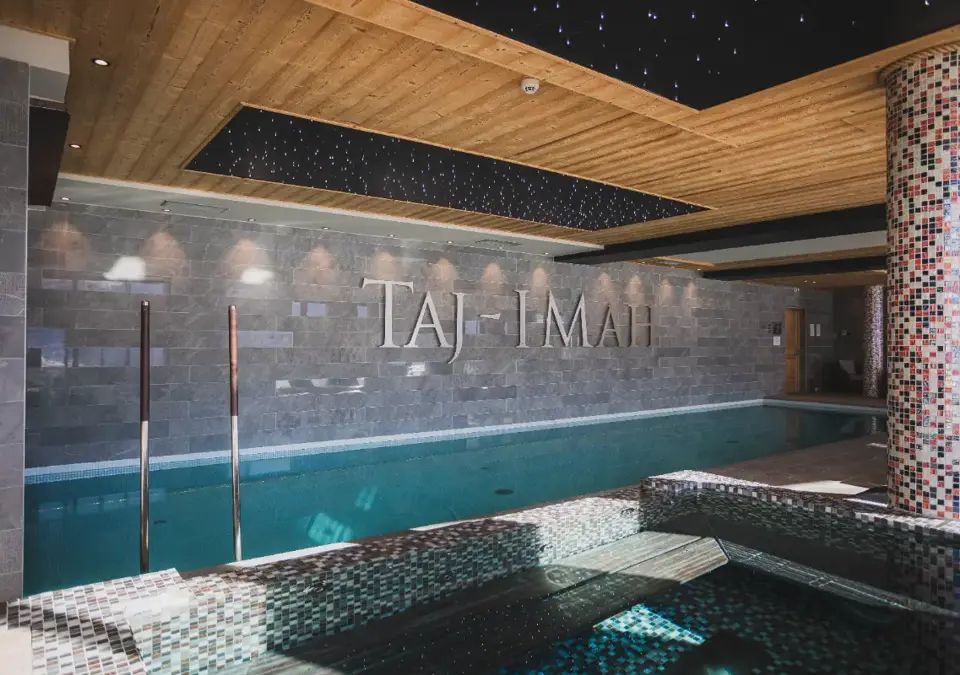 Taj-I Mah-Arc 2000-Indoor pool (©Norman Giry).webp