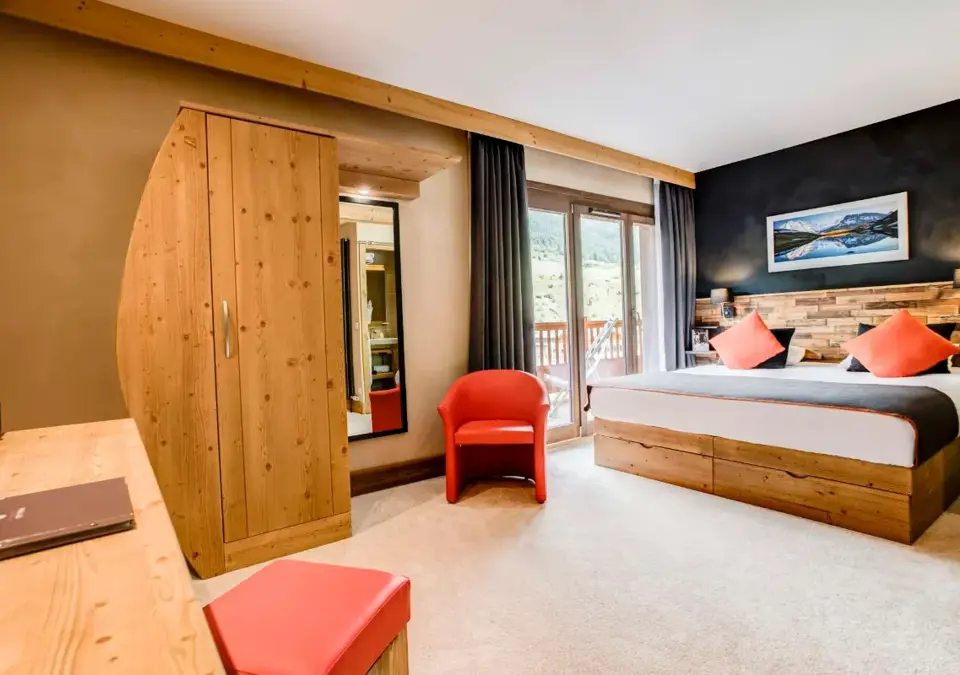 Hotel St Charles-Val Cenis-Suite family view piste (2).webp