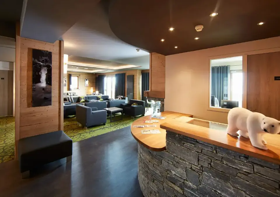 Chalets du Soleil-Les Menuires-Residence reception  (1).webp
