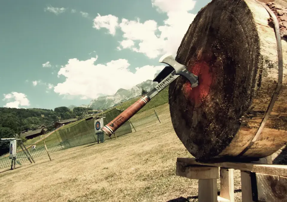 Le Grand Bornand axe throwing.webp