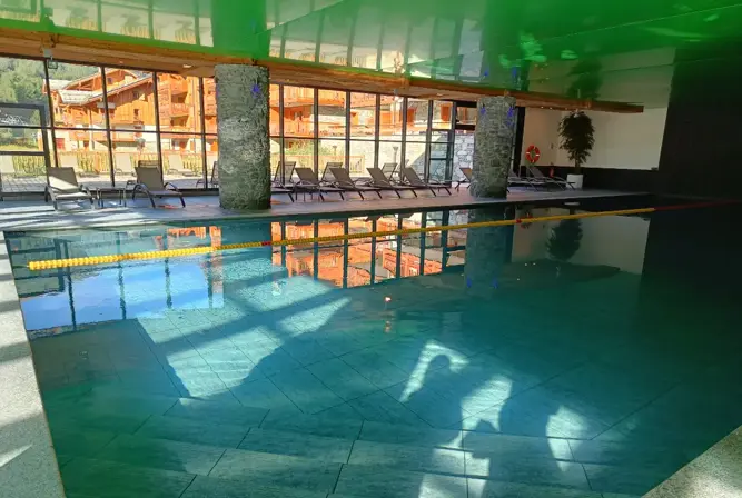 Chalets de Flambeau-Val Cenis-Educational-Indoor pool.webp