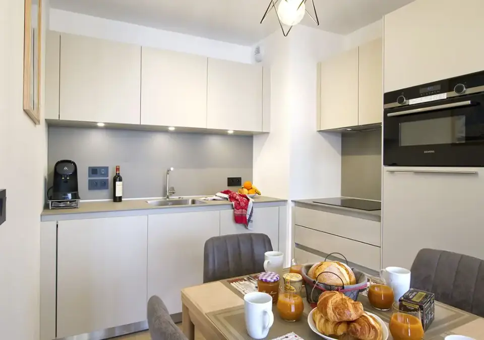 Phoenix-Alpe d'Huez-Typical C building apartments (2).webp