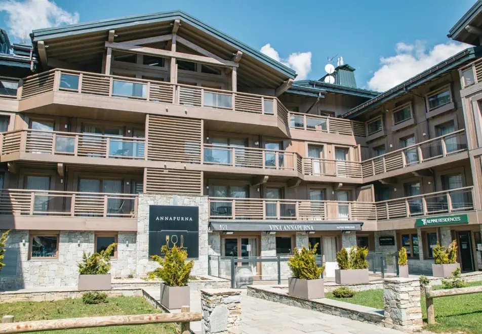 Annapurna, Les Gets (self catered apartments) - La Vina restaurant