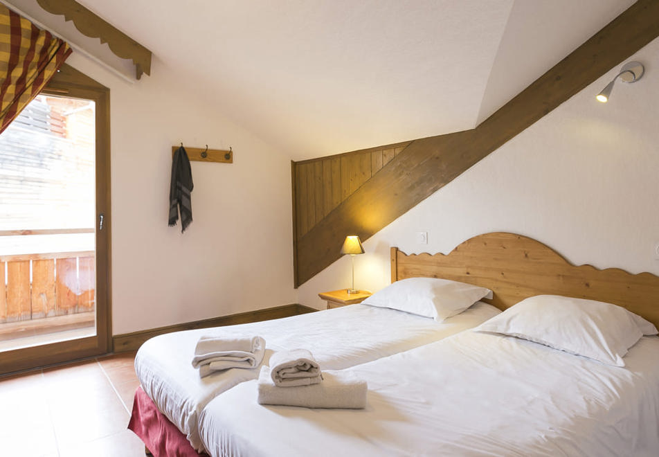 Hameau des Airelles, Montgenevre (self catered apartments) (©Manu.Reyboz) - Twin bedroom