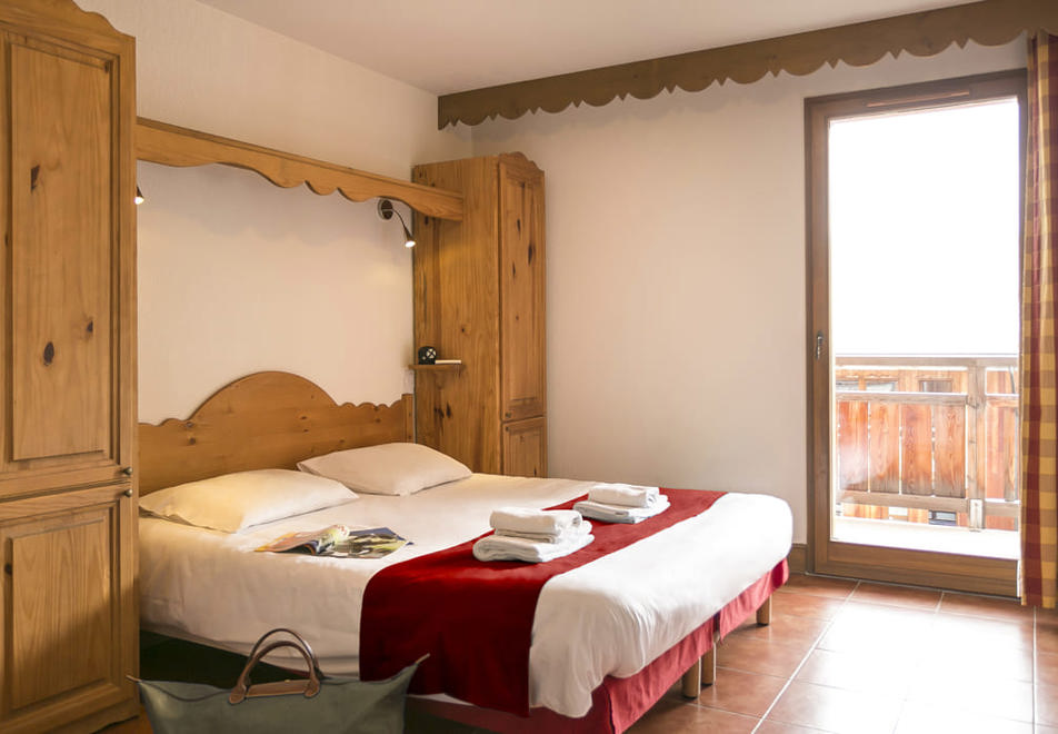 Hameau des Airelles, Montgenevre (self catered apartments) (©Manu.Reyboz) - Double bedroom
