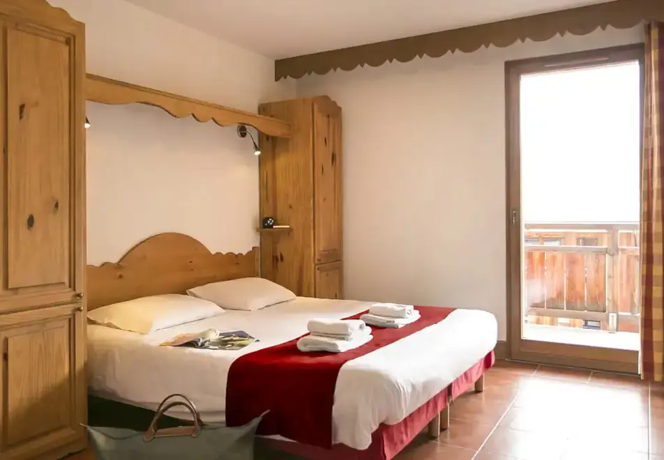 Hameau des Airelles, Montgenevre (self catered apartments) (©Manu.Reyboz) - Double bedroom