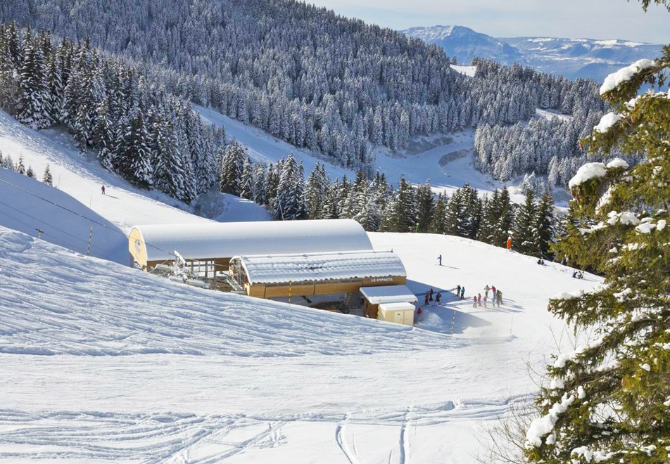 Les 7 Laux Ski Resort - Chairlift