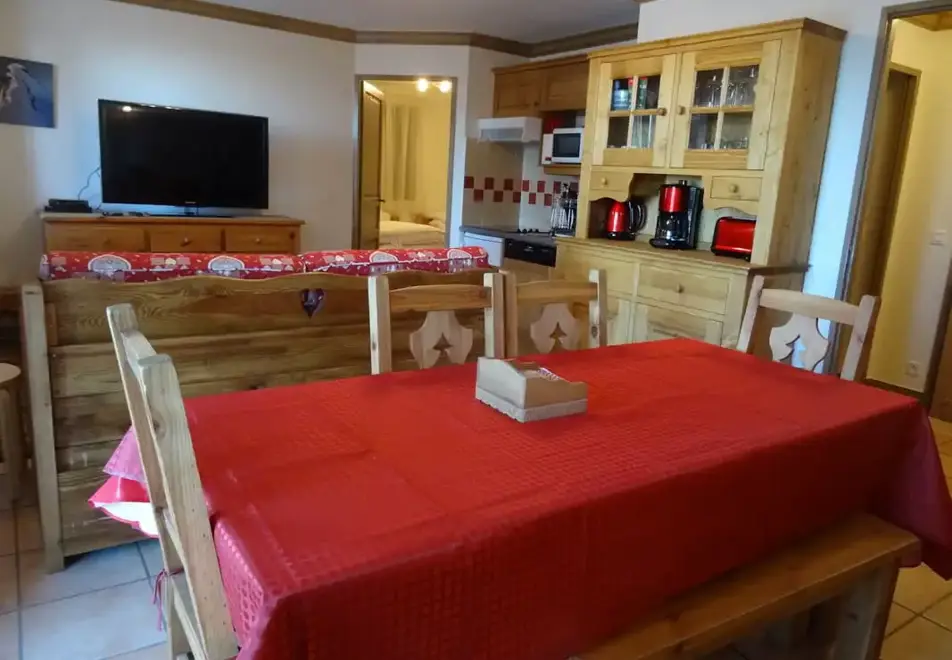 Les Granges des 7 Laux, Les 7 Laux (self catered apartments) - 1 bedroom sleeps 5