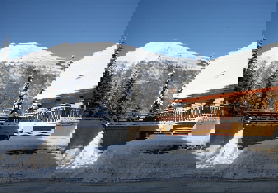 Les Fermes du Planet 5 & 6, Valloire (self catered apartment)