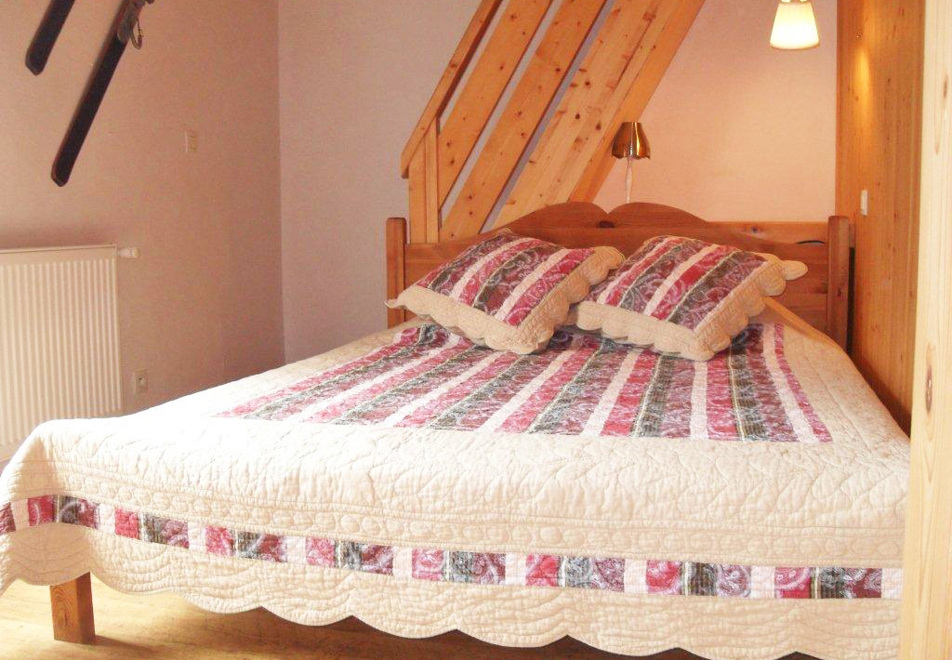 Chalet La Remise, Samoens (self catered chalet) - Bedroom