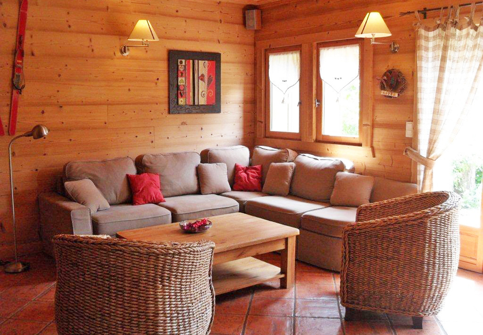Chalet La Remise, Samoens (self catered chalet) - Lounge