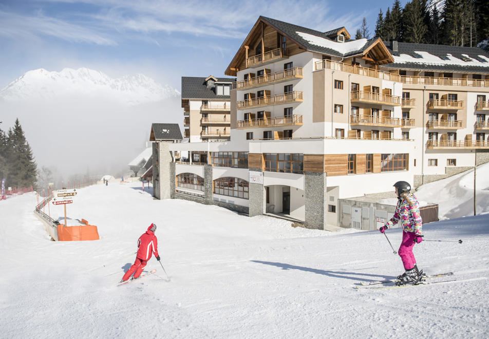 Village Club, Oz 3300 (hotel) (©CRESPEAU) - Ski in Ski out
