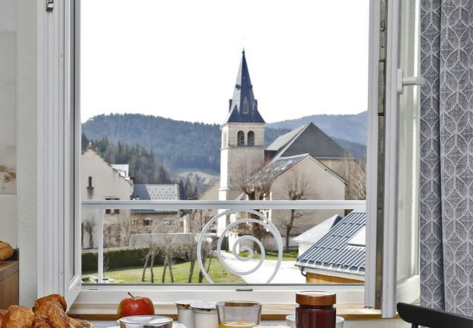 Villard de Lans summer.png