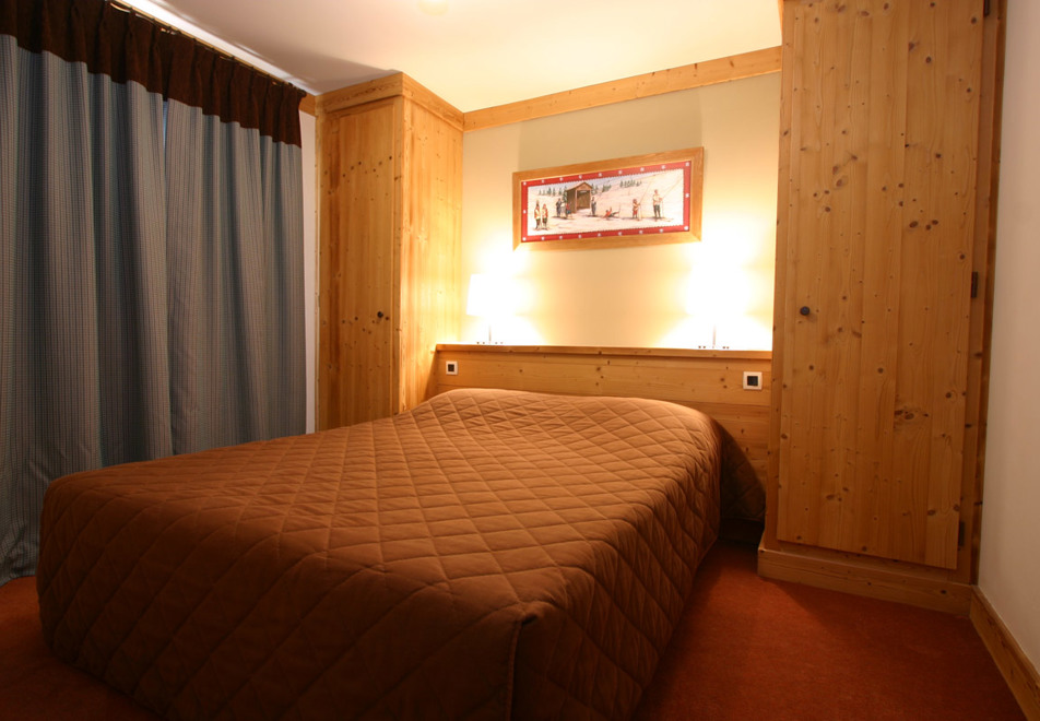 Alba, Les 2 Alpes (self catered apartments) - Double bedroom