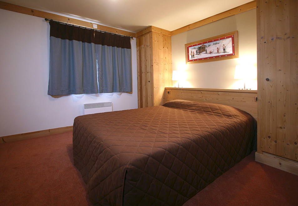 Alba, Les 2 Alpes (self catered apartments) - Double bedroom