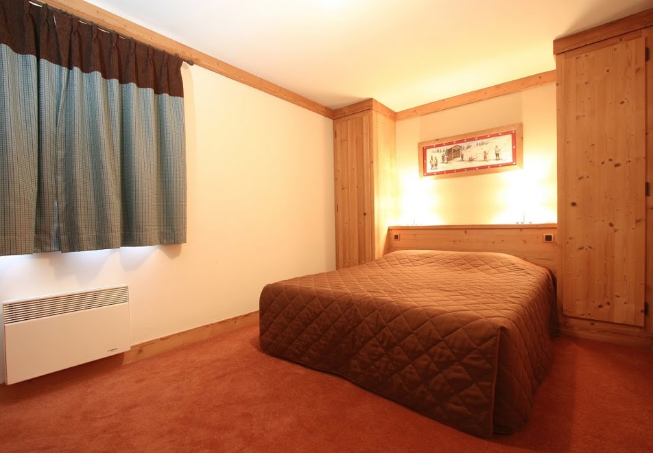 Alba, Les 2 Alpes (self catered apartments) - Double bedroom