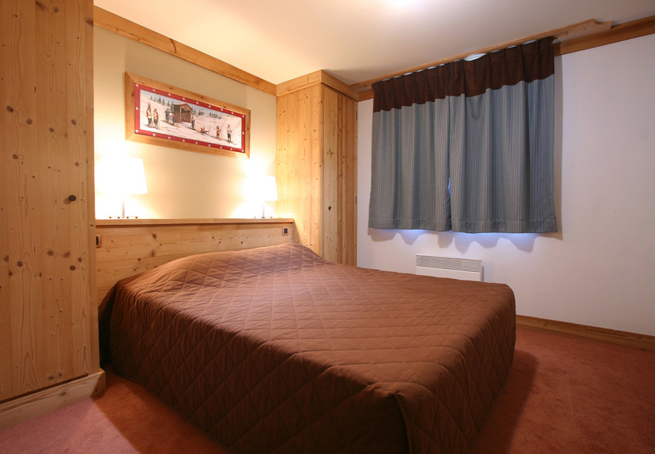 Alba, Les 2 Alpes (self catered apartments) - Double bedroom