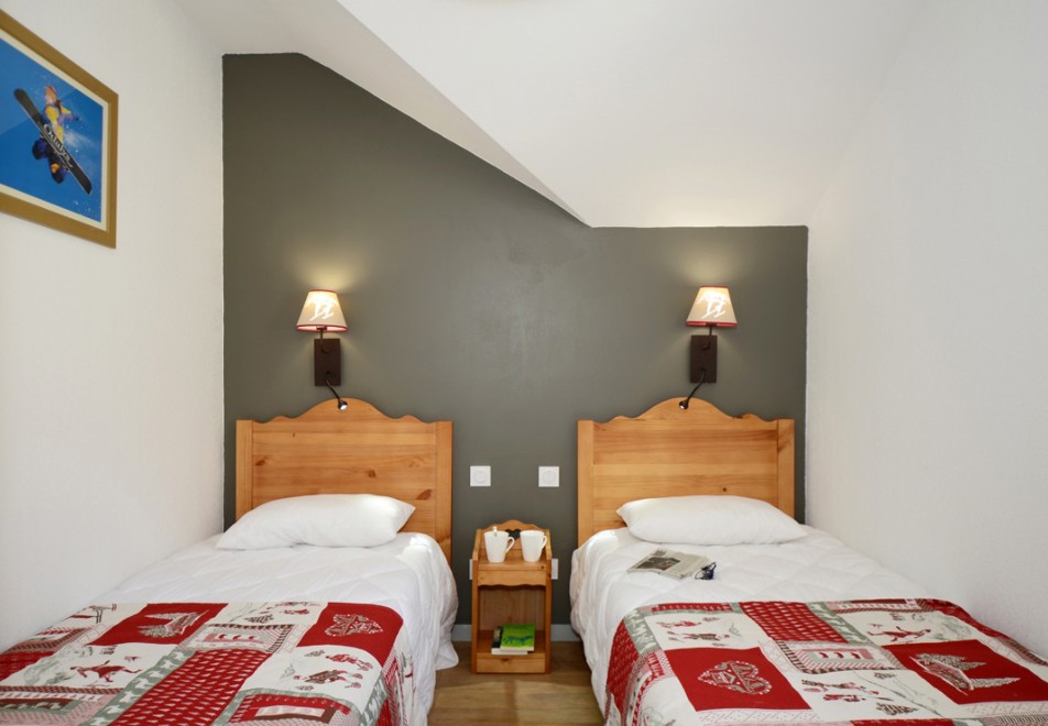 Le Crystal Blanc, Vaujany (self catered apartments) - Twin bedroom