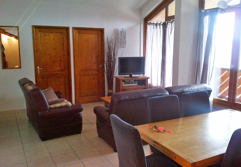 Les Gelinottes, Morillon (self catered apartments) Living/dining room