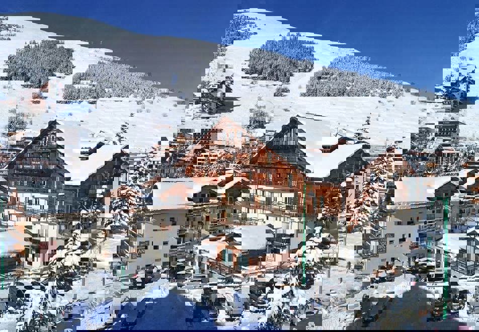 Ours Blanc, Les 2 Alpes (self catered apartments)