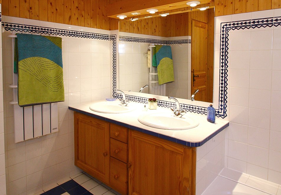 Jon, Les 2 Alpes (self catered chalet) - Bathroom