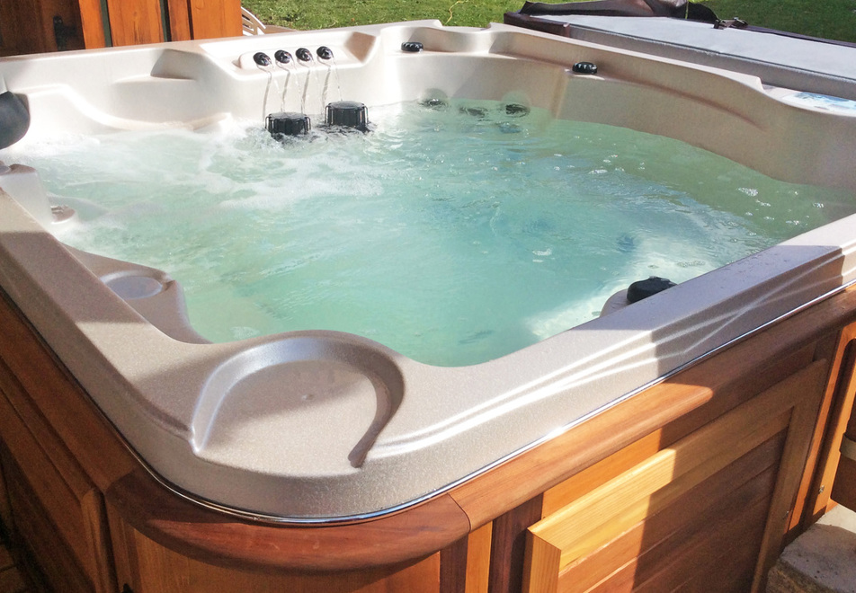 Mize, Les Gets (self catered chalet) - Hot tub