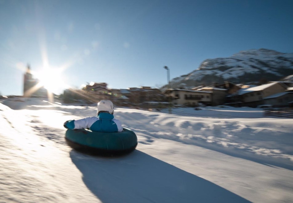 Aussois Ski Resort (©mo-apernet) - Snow tubing