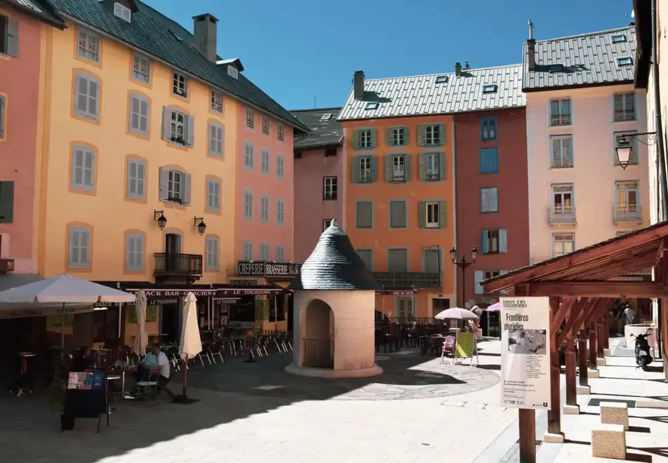 Briancon Town (©laurapeythieu)