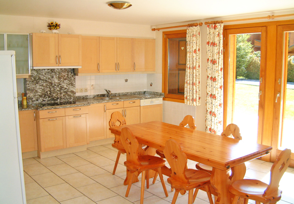 Mize, Les Gets (self catered chalet) - Kitchen/Diner