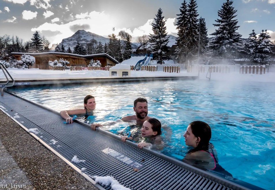 Les Carroz Ski Resort - Outdoor pool