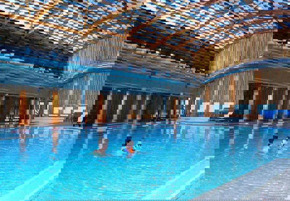 Champagny Resort - Indoor pool