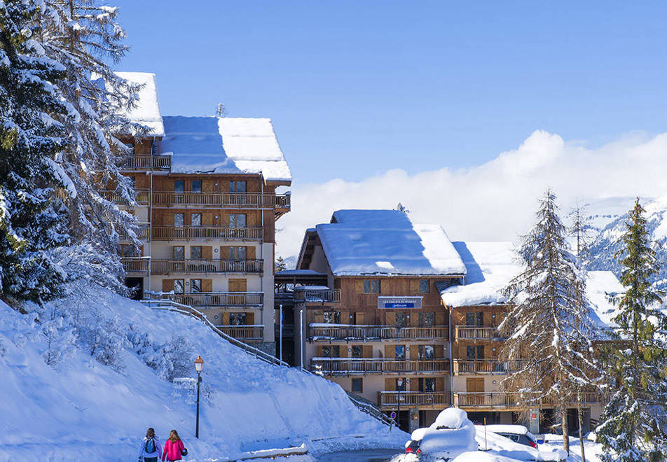 Les Coches Skiing Holidays Ski Apartments Peak Retreats