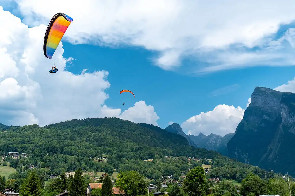 Samoens Village (©ChristianMartelet) - Paragliding