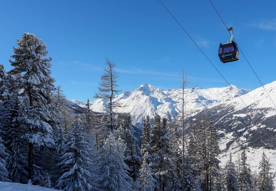 Val Cenis Ski Resort - Gondola Vieux Moulin (©AliciaMagnenot)