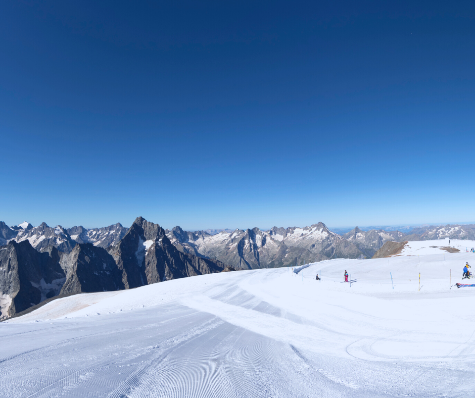 Glacier skiing in summer, Les 2 Alpes. © Monica Dalmasso