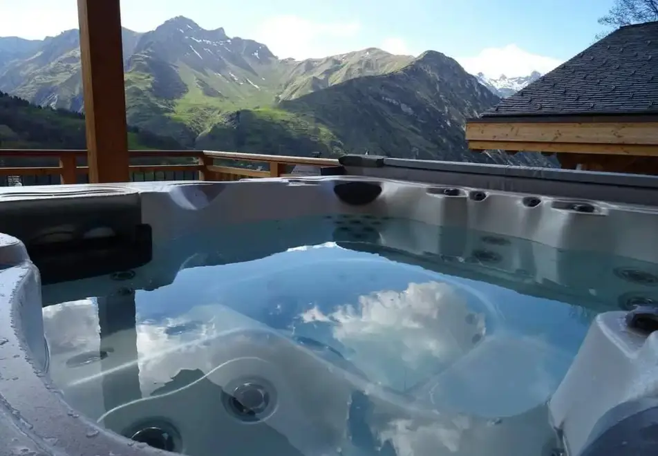 Caseblanche Chalets, St Martin de Belleville (self catered apartments-chalets) - Hot tub in 5 bed sleeps 12 (B27)