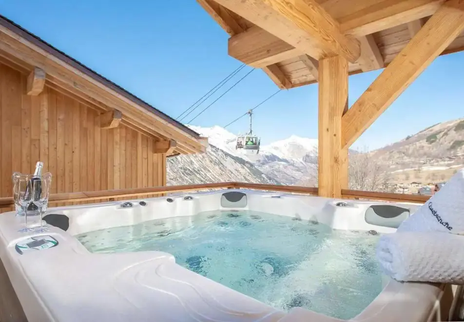 Caseblanche Chalets, St Martin de Belleville (self catered apartments-chalets) - 6 bed sleeps 14 (K3)