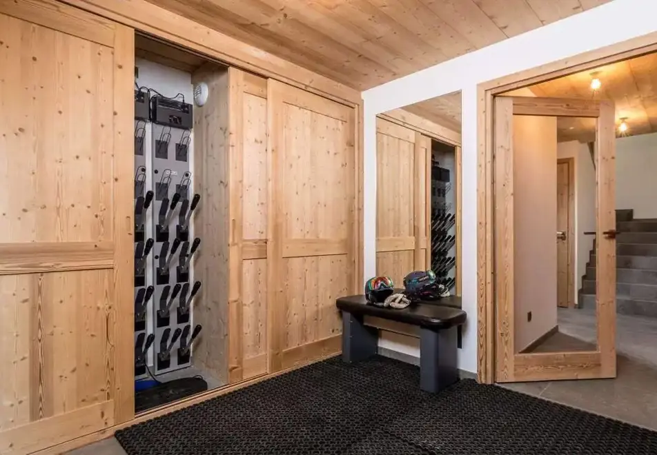 Caseblanche Chalets, St Martin de Belleville (self catered apartments-chalets) - 6 bed sleeps 14 (K3)