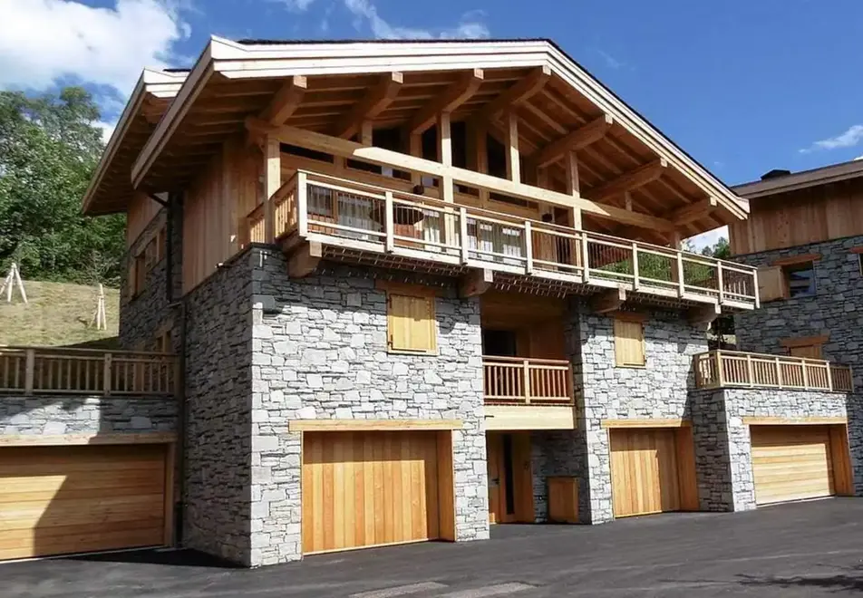 Caseblanche Chalets, St Martin de Belleville (self catered apartments-chalets) - 4 bed sleeps 8 (E16)