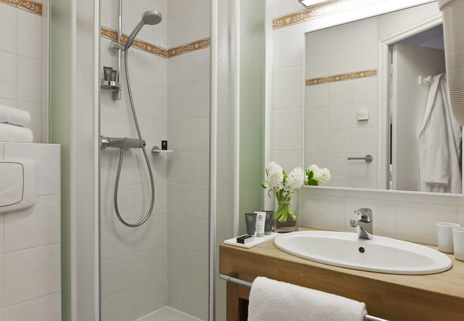 Le Faucigny, Chamonix (Hotel) - Shower room