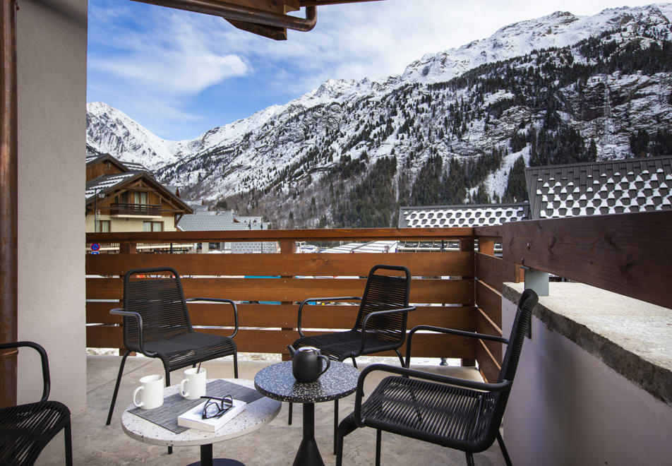 Le Saphir, Vaujany (Self Catered Apartments) - Balcony
