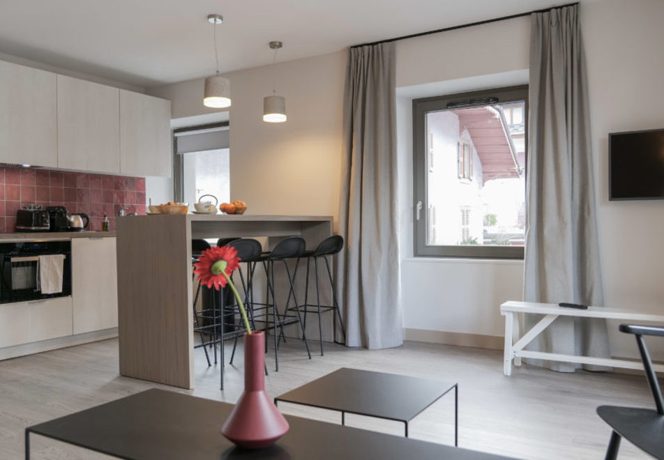 Le Genepy, Chamonix (Self Catered Apartments) - 2 bed 6