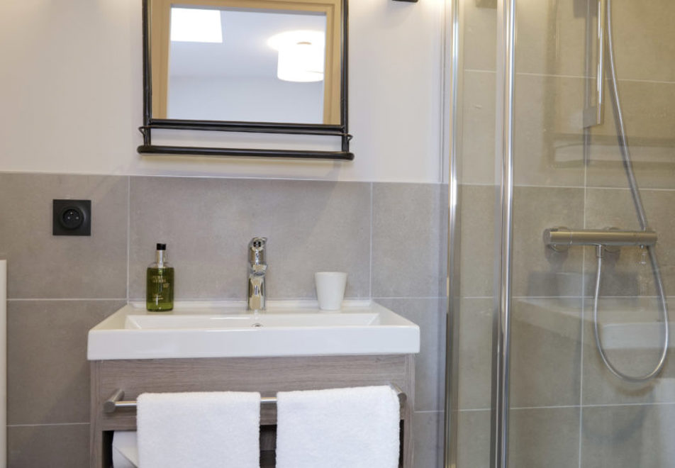 Le Genepy, Chamonix (Self Catered Apartments) - 2 bed 6