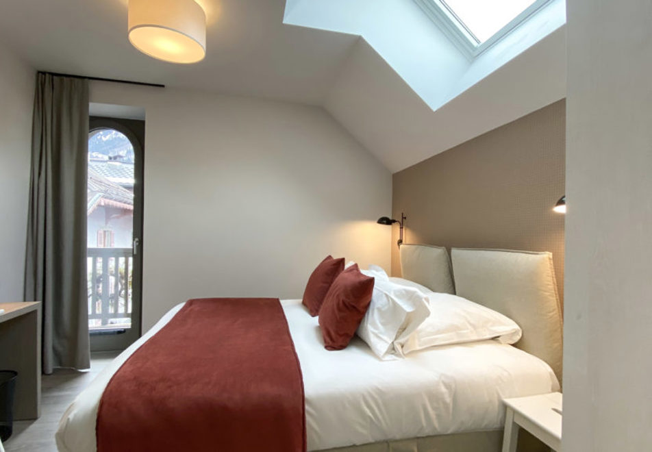 Le Genepy, Chamonix (Self Catered Apartments) - 2 bed 6