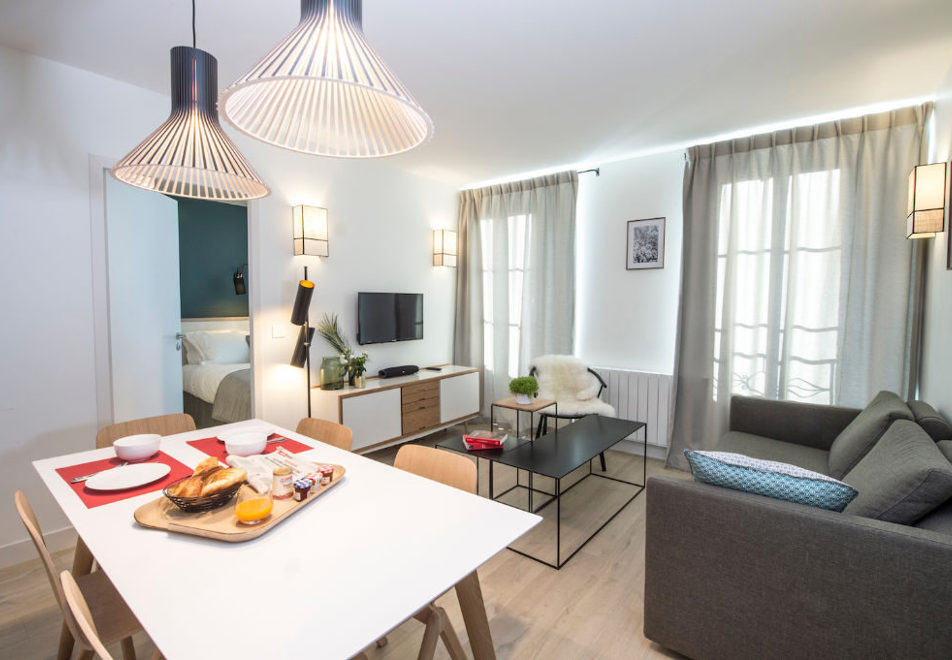Le Genepy, Chamonix (Self Catered Apartments) - 2 bed 6