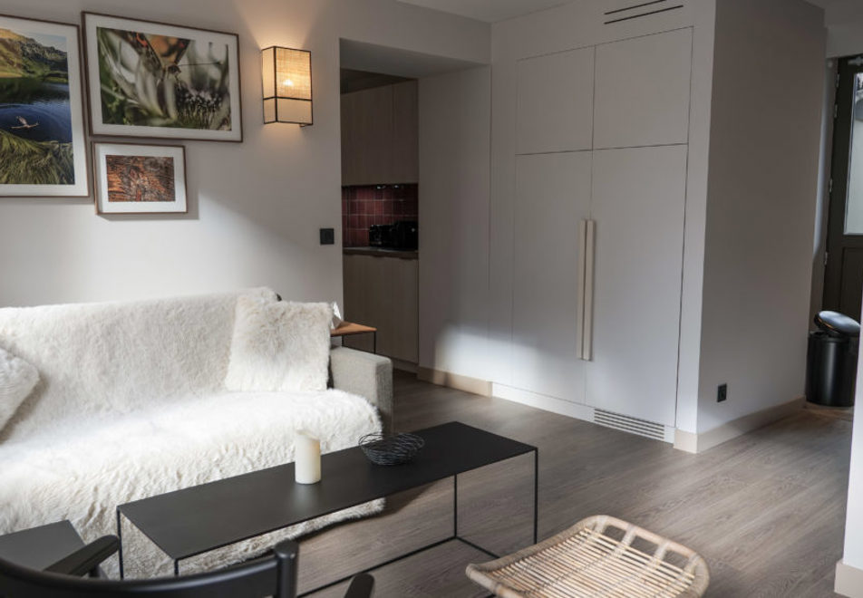 Le Genepy, Chamonix (Self Catered Apartments) - 3 bed penthouse