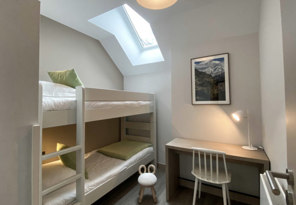 Le Genepy, Chamonix (Self Catered Apartments) - 3 bed penthouse